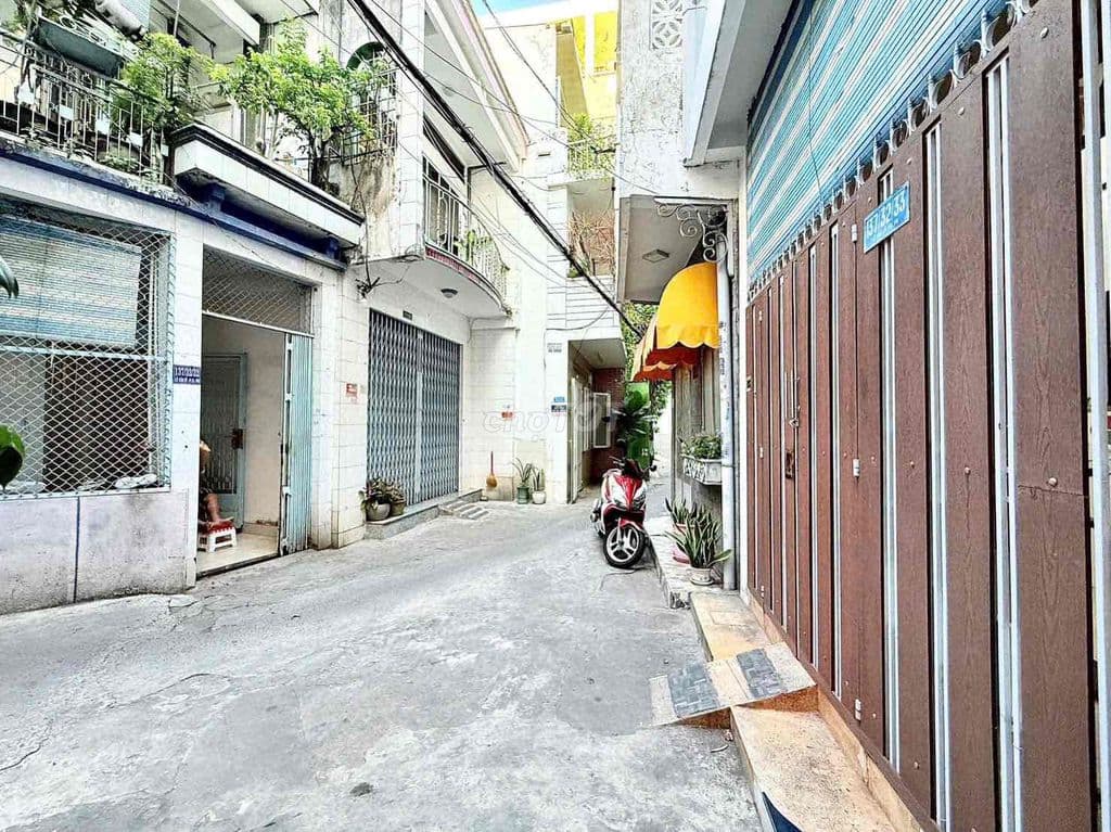 Bán Nhà Trống Huỳnh Văn Bánh 3 Tầng Giá Tốt 6.3 Tỷ (Gửi Phí MG 80Tr) - Ảnh 3