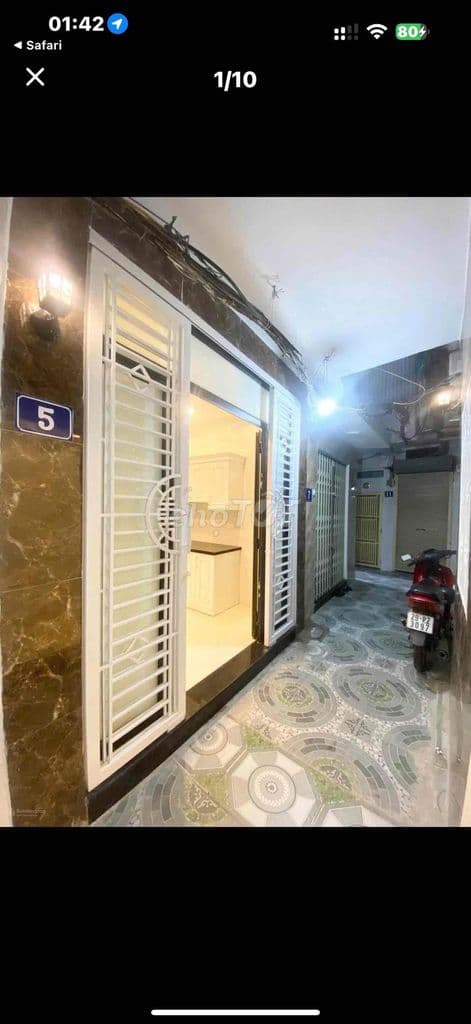 Mìnha cần bán căn nhà 3 tầng tại ngõ 20 phố Cát Linh, Đống Đa Hà Nội.