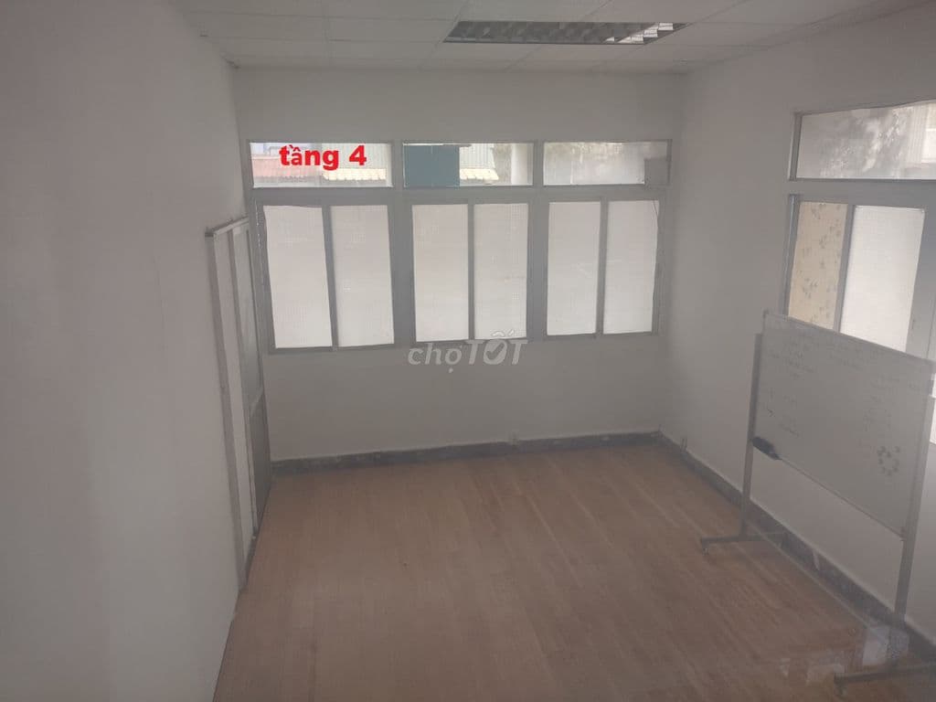 Cho thuê VP 20m2 ở Láng Hạ. Điện rẻ 3500, từ 2.5TR