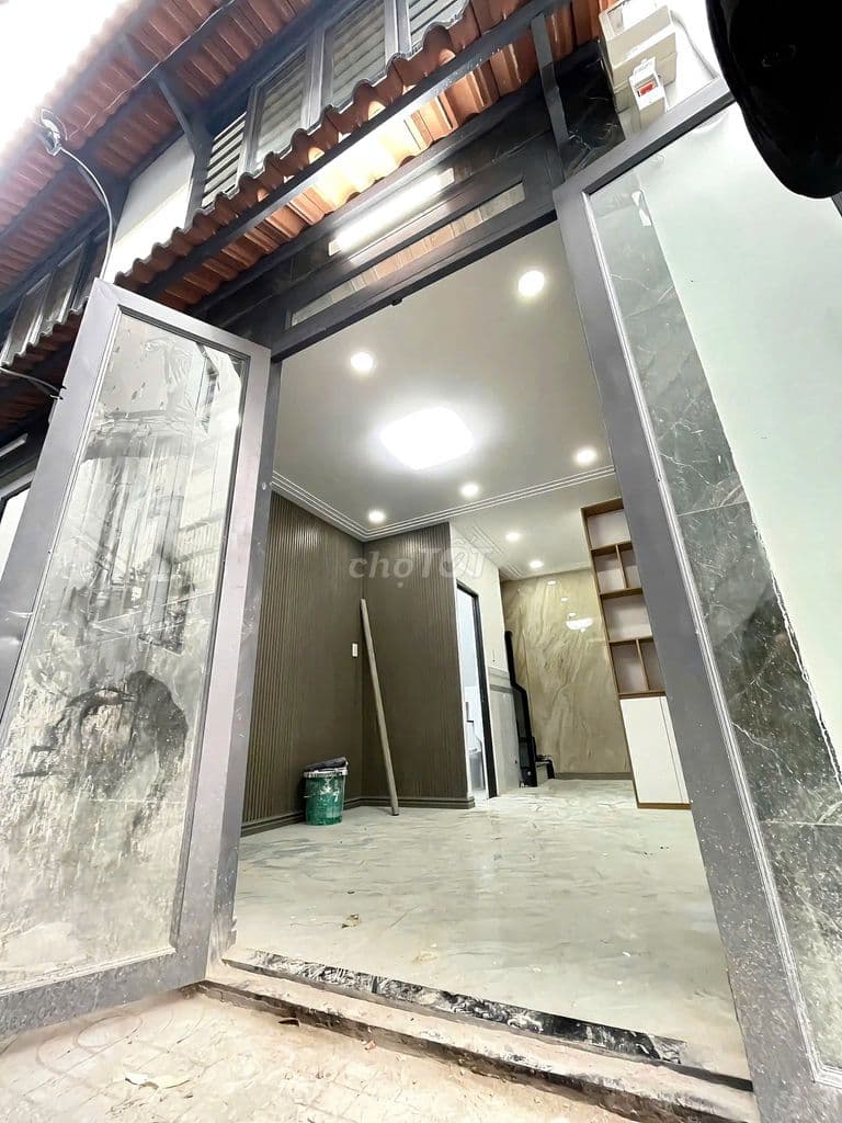 Nhà mới Nguyễn Ảnh Thủ gần Ngã 3 Đông Quang. Giá 1tỷ030tr còn TL