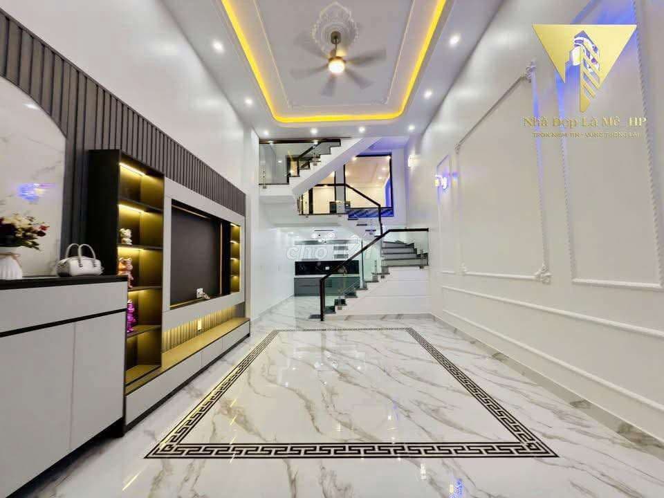 Sát mặt phố Trần Đại Nghĩa, ngõ thông, kd, 35m x 5T, xách vali ở ngay