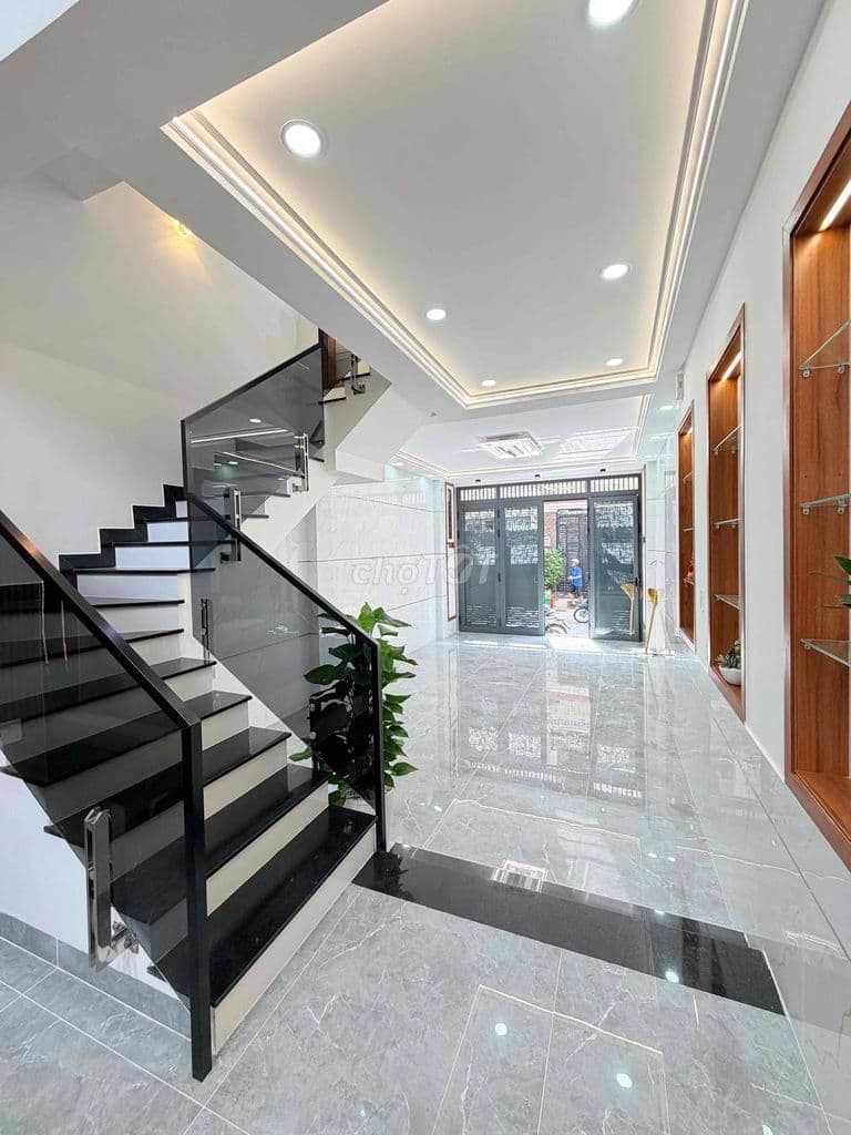 BÁN NHÀ MỚI 3 LẦU NGAY CỔNG VẠN PHÚC CITY - Ảnh 3