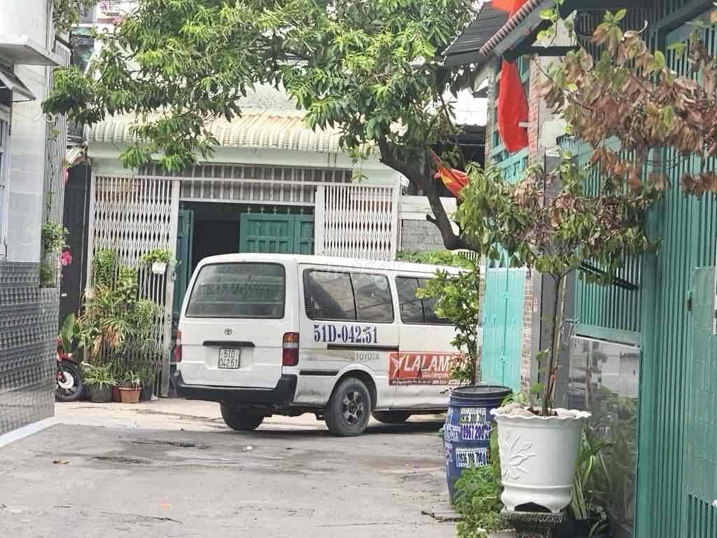 Nhà 2 Tầng ở ngay Đường BÙI VĂN NGỮ, 88m2, ngang 4.5m, hẻm 5m.