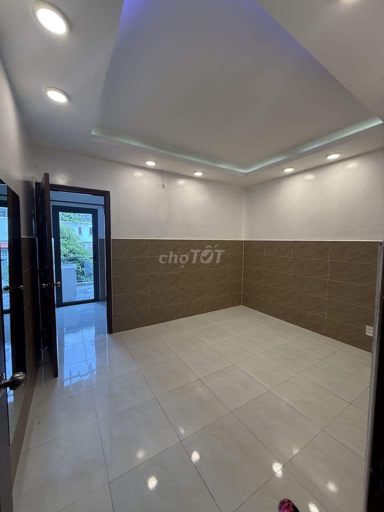 Nhà Khu Vip để dưỡng già, mở công ty, văn phòng để kinh doanh.