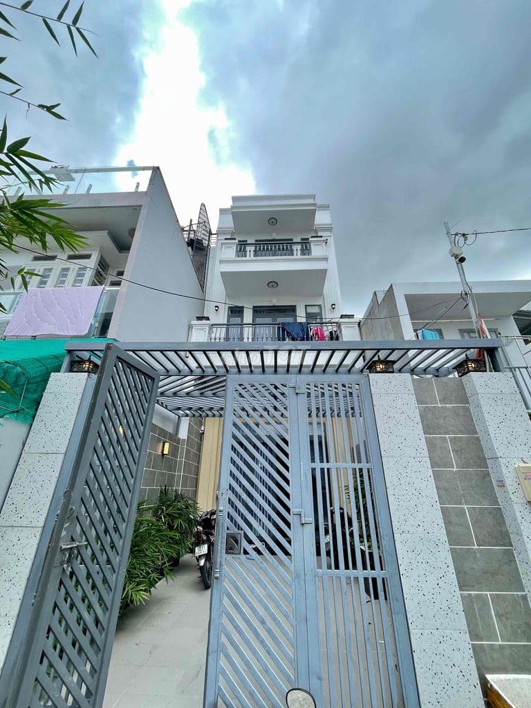 Nhà Phố Hiện Đại - Xây ở tâm huyết - Đường trước nhà 8m Huỳnh Tấn Phát - Ảnh 2