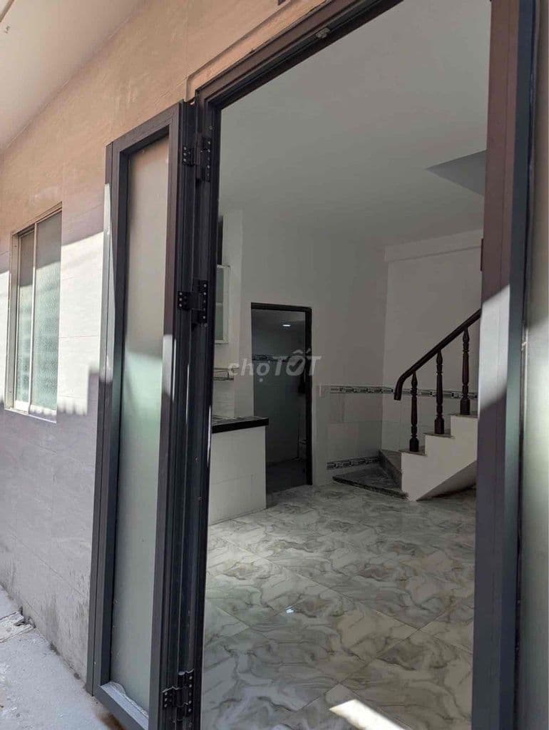 Hơn 1 Tỷ - Sổ hồng riêng- Ngã 4 Ga, ĐH Nguyễn tất Thành- Thạnh Lộc Q12