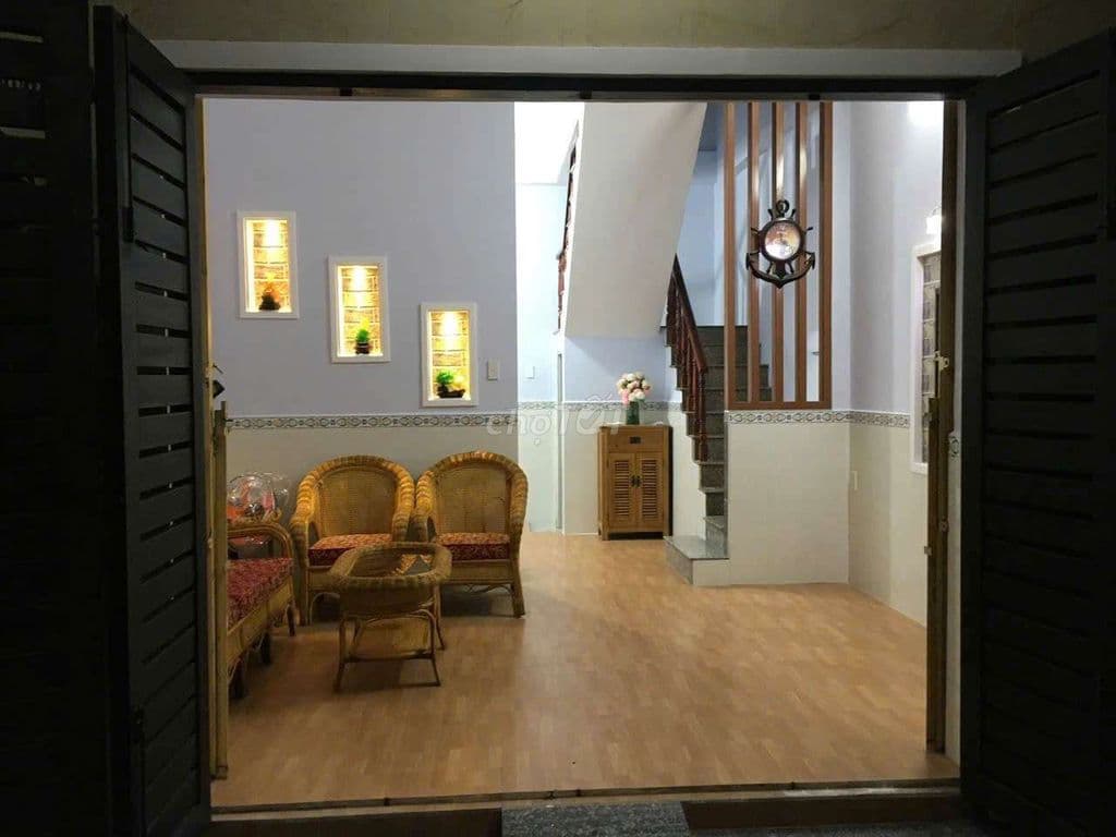 Bán nhà Tân Bình gần MT Lạc Long Quân 4 tầng 30m2 chỉ 4.85 tỷ