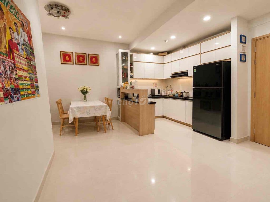 Căn góc 70m2 2PN Charmington Lapointe 181 Cao Thắng, Q10
