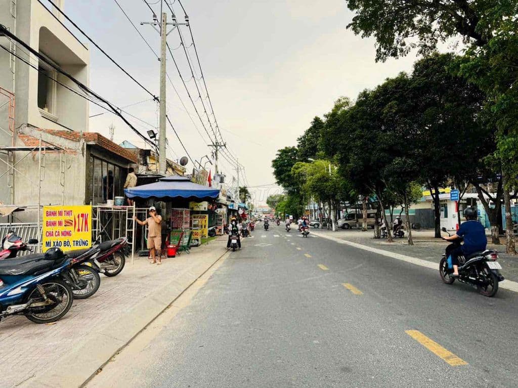 NGAY GIỮA LÒNG THỊ TRẤN CỦ CHI CHỈ 490tr LÀM CHỦ LÔ MẶT TIỀN ĐẸP - Ảnh 2