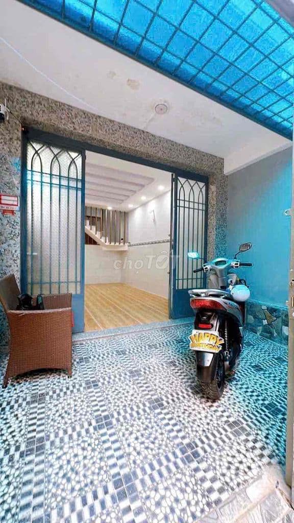 Nhà khánh Hội , 2 tầng , dt 45m2 , Phường 4 Q4.