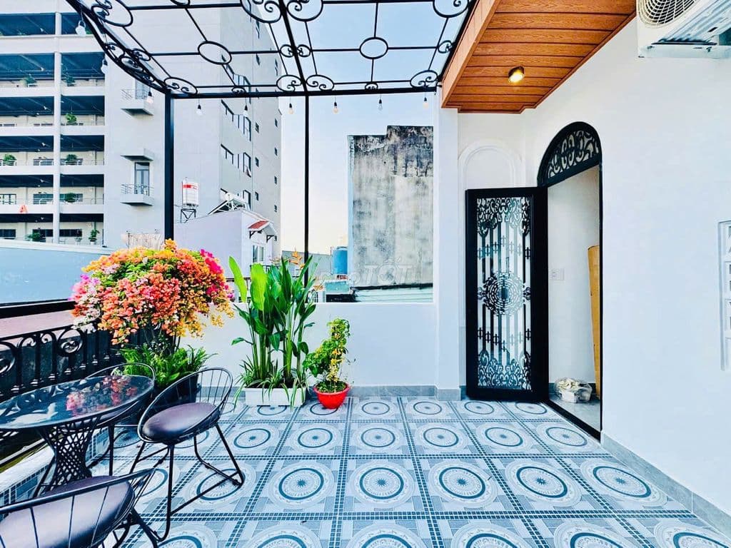 Nhà mới vào ở liền Nguyễn Văn Đậu - Tăng Bạt Hổ