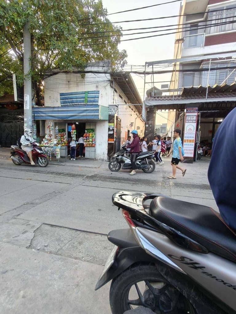 DÃY TRỌ 6 X50M SHR MẶT TIỀN ĐƯỜNG NGAY CỔNG TRƯỜNG HỌC CẤP 1, 2, VLA - Ảnh 2