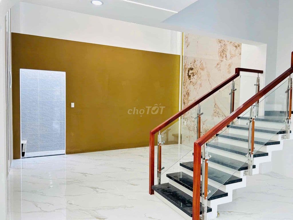 Nhà 3 Tầng NGANG 5 bề thế- ĐG 7m Nhựa - Giá cực hời mà lại NGAY NGÃ TƯ - Ảnh 3