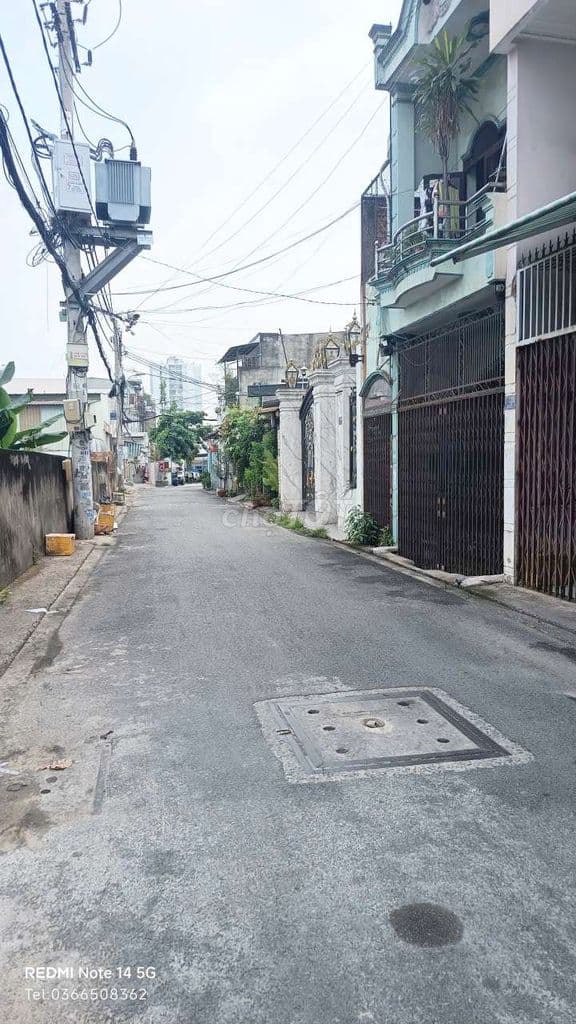 🍁Nhà KDC Phan Văn Hớn, 2PN, SHR , HXH chỉ hơn 4 tỷ