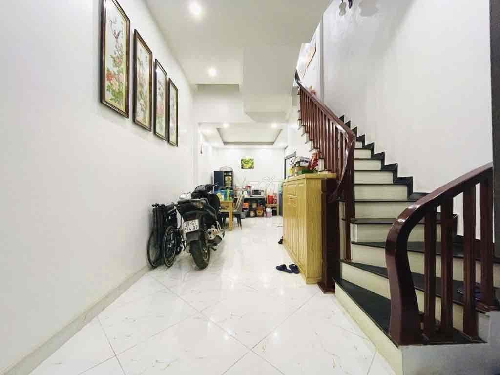 Bán Nhà Đại Từ 36m 5 Tầng MT3,9m Ngõ Siêu Rộng Sát Ô Tô Giá 7,8 Tỷ