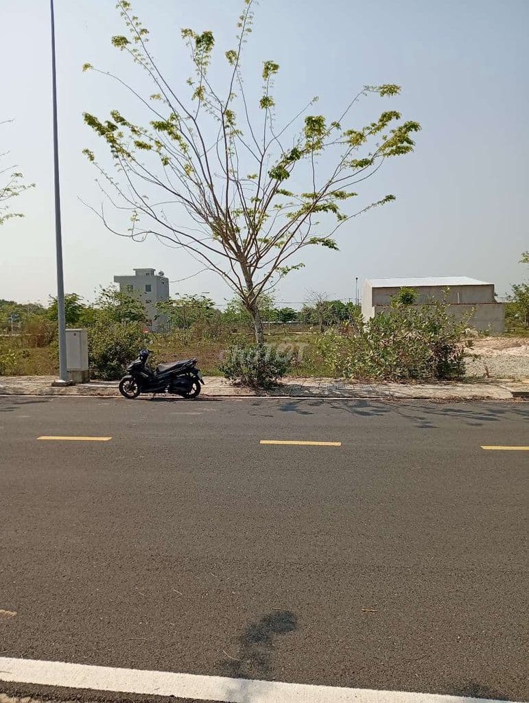 Đất full thổ cư , sổ hồng riêng mua bán trong ngày