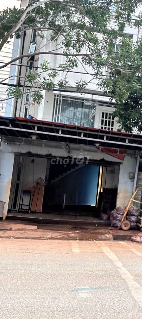 Nhà mặt tiền chợ đầu mối Hóc Môn giá 132m bèo nhèo luôn 12ty - Ảnh 2