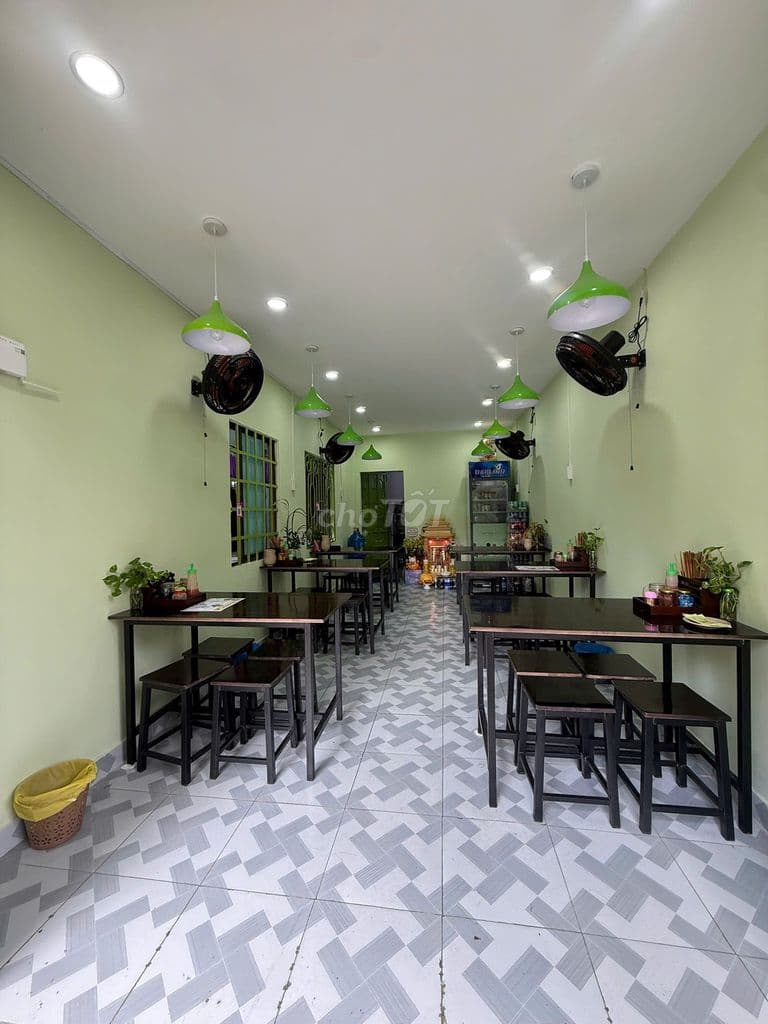 Cần sang quán Bún Đậu - Bún Riêu. Đã đăng ký đủ App