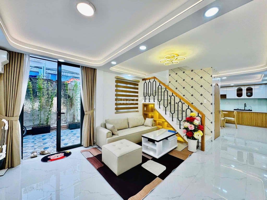 bán nhà Ngang 10m Ngay Trong chợ Bà Chiểu, Bạch Đằng. Bình Thạnh.
