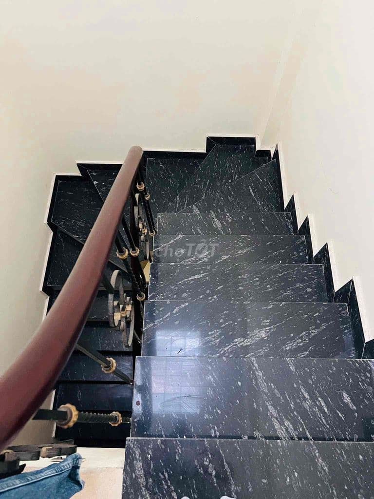 BÁN NHÀ NGỌC THUỴ TRONG ĐÊ 5.4 TỶ - 30M2- 5 TẦNG MỚI XÂY 5 NĂM - Ô TÔ - Ảnh 3