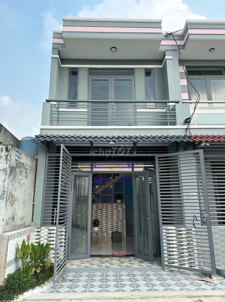 Nhà mới xây gần ngay chợ 4x12 Nguyễn văn bứa hóc môn