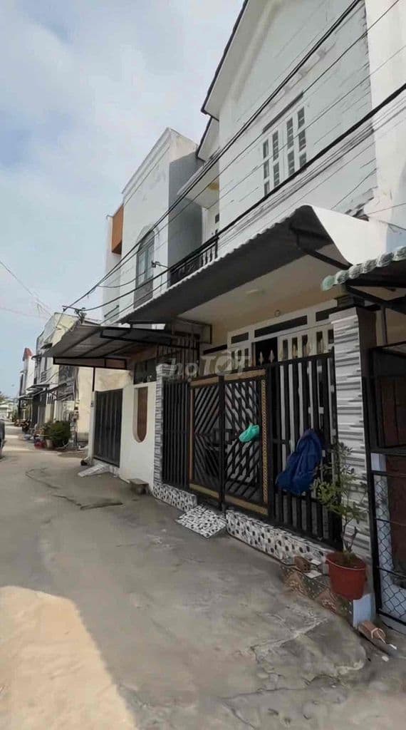 Bán căn 1 trệt 1 lửng 860 Triệu Đường Bùi Văn sự, Hưng Long, Bình Chan