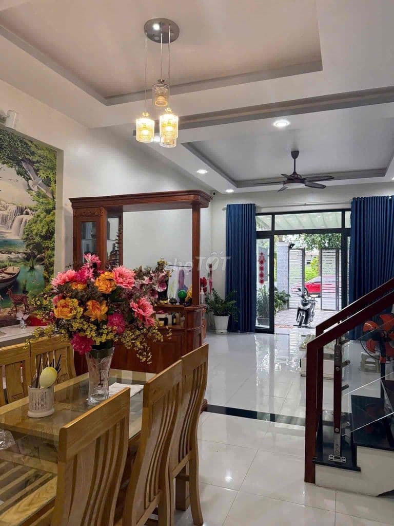 Nhà Hóc Môn 500tr dân cư đông đúc gần ngã 4 An Sương