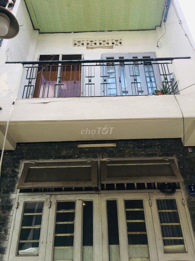 Nhà 2,3 Tỷ hẻm gần 4 mét 1 trệt 1 lầu không lộ giới