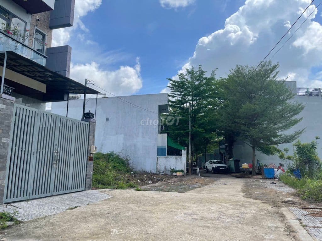 Chính chủ bán lô đất ngay cạnh vinhomes quận 9