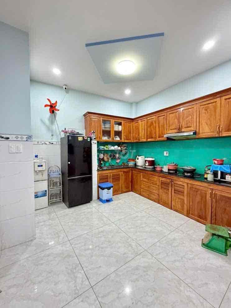 NỞ HẬU 5M X 17M - GẦN CHỢ TÂN BÌNH - 3 TẦNG - NHÀ MỚI VÀO Ở NGAY - Ảnh 2