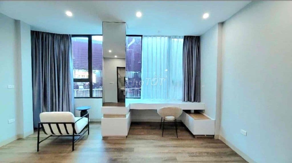 ✨ Vị trí đẹp, ngay sát mặt phố Ngọc Thụy, giao thông thuận tiện, kết n