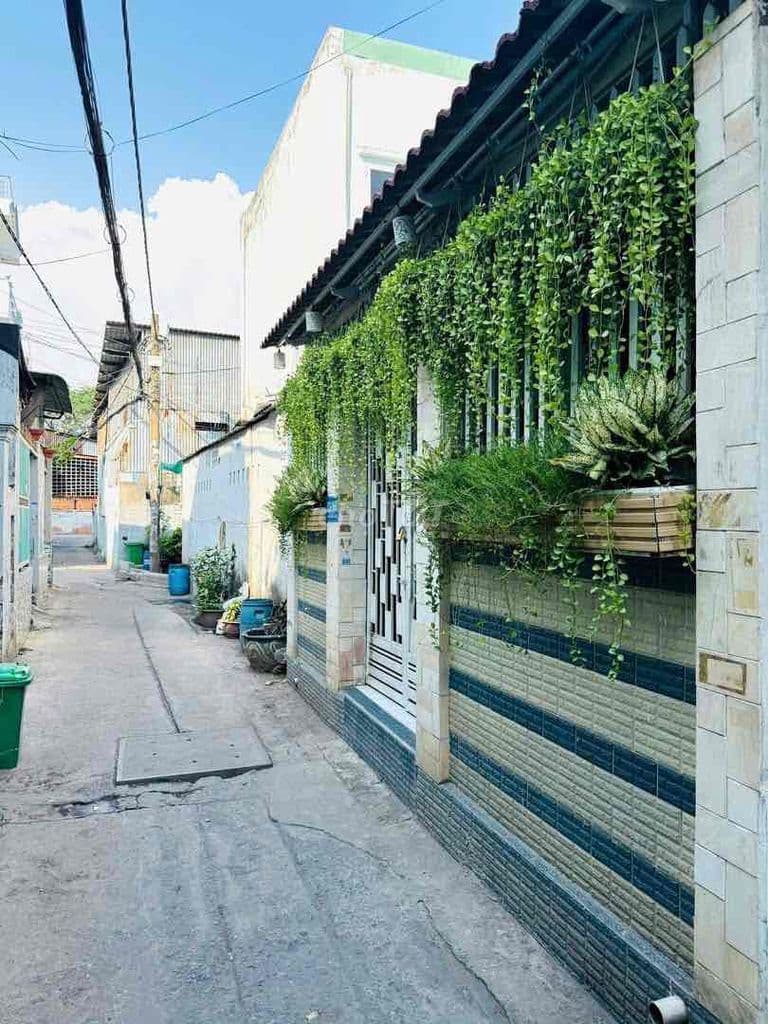 BÁN NHÀ SỔ HỒNG RIÊNG ĐÚC LỮNG 2PN 2 TOLET NHÀ CÒN MỚI ĐƯỜNG ĐÔNG BẮC - Ảnh 2