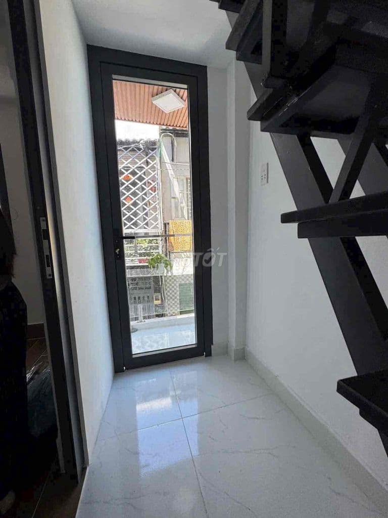 Bán gấp nhà 36m2_ 2lầu mới 100% mặt tiền hẻm 203,Lạc Long Quân,P3,Q11 - Ảnh 2