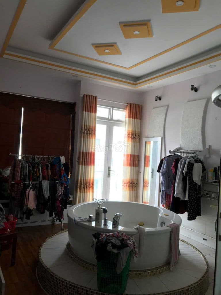 NHÀ 3 TẦNG TRUNG TÂM THỊ TRẤN NHÀ BÈ GIÁ GIẢM SỐC Chỉ còn 80 Triệu/m2 - Ảnh 3