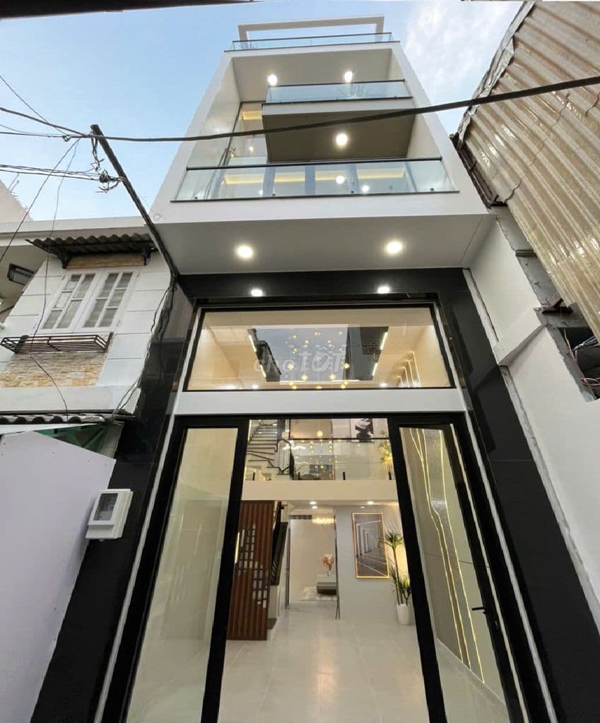 NHÀ CỰC ĐẸP 4 LẦU - CÓ THANG MÁY- LẠC LONG QUÂN Q.11