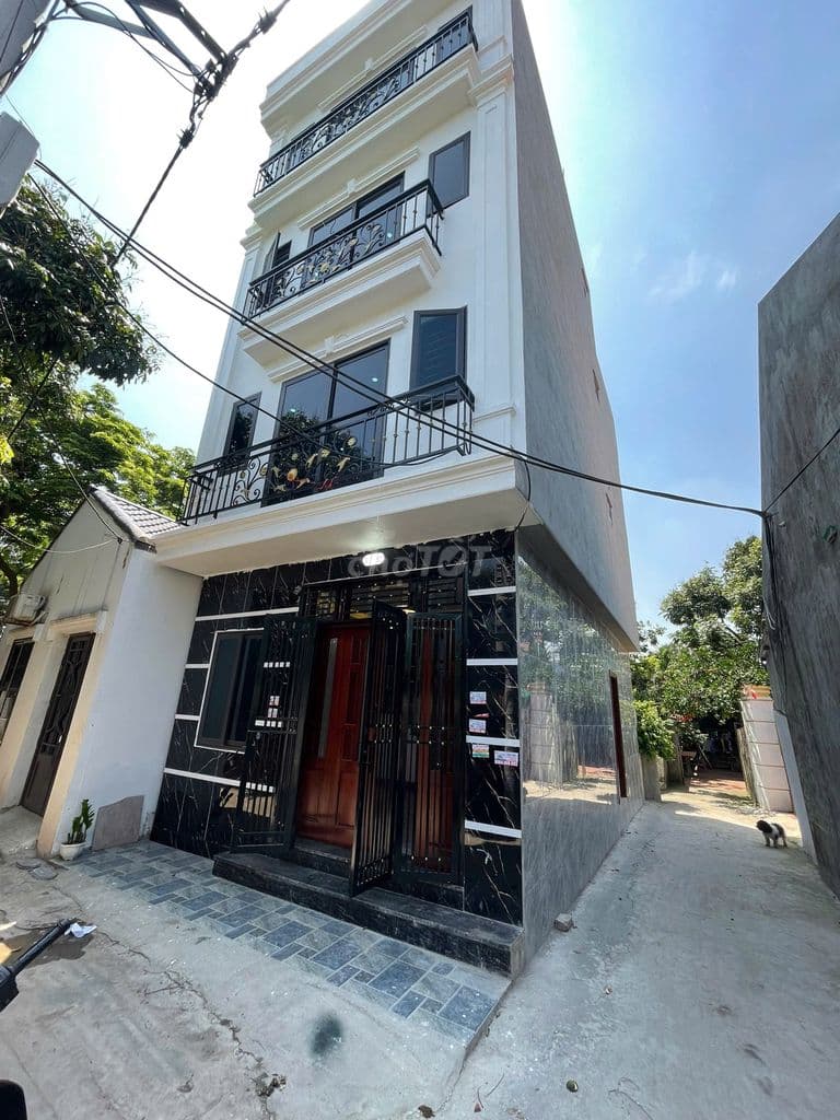 cả Hà Nội chỉ có căn này 40m2 mặt ngõ ô tô. Giá chỉ 2.x tỷ-Nhà xây mới