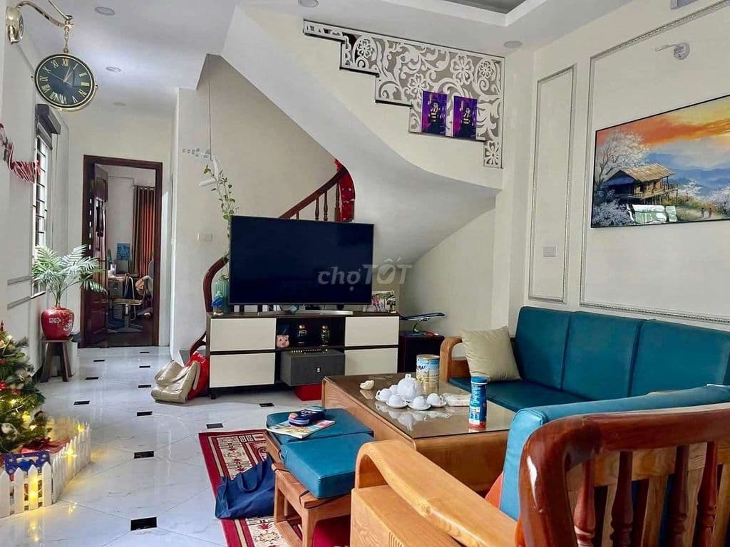 Tư Đình - Nhà 5 tầng, 5 Ngủ - Full đồ - Gara - 13Tr