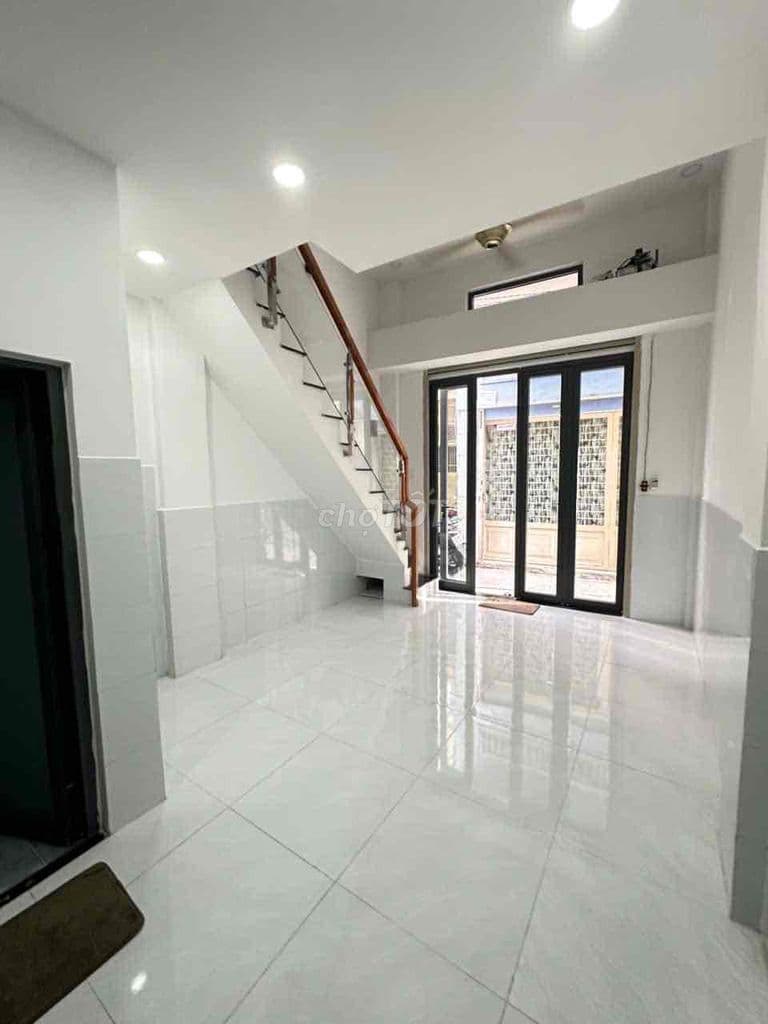 Cần bán gấp nhà Lạc Long Quân Dt 15m2 giá 1ty850 - Ảnh 2