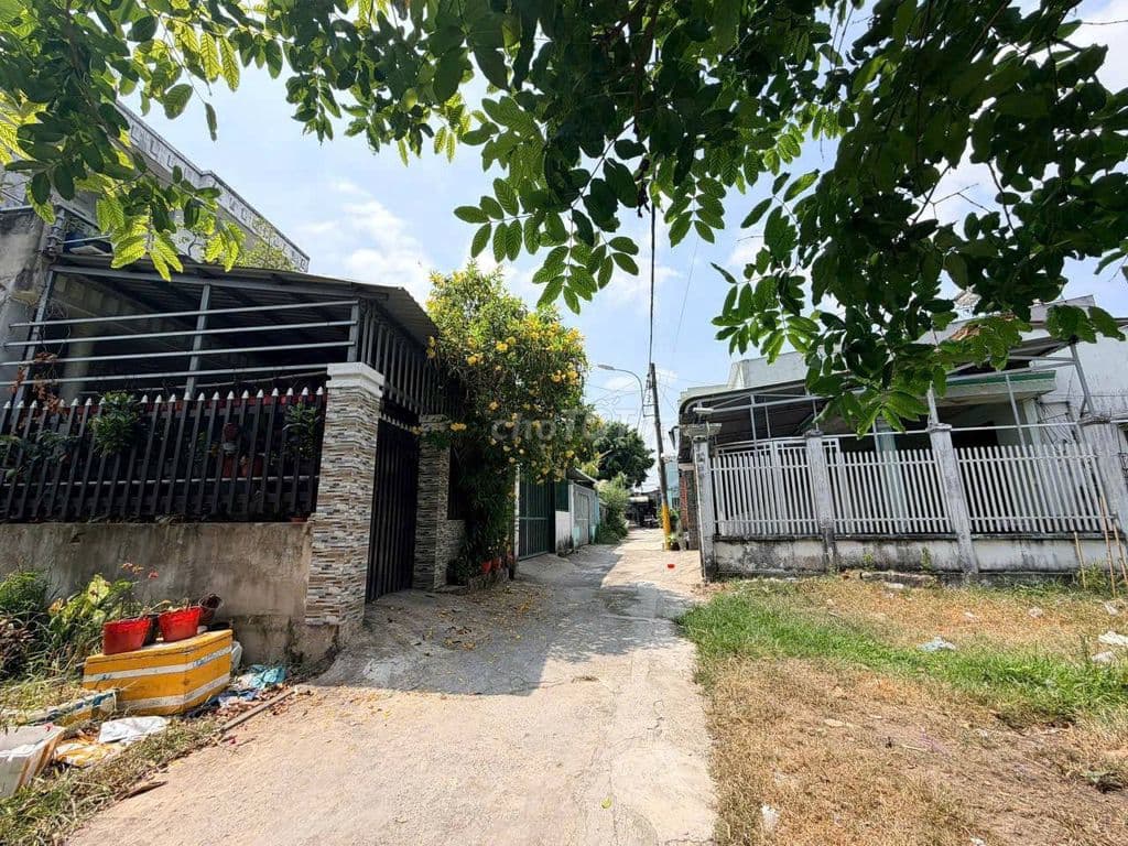 Chủ ngộp bán 133 m2 đất full TC, X.Tân Phú Trung,Củ Chi,Giá 859 triệu