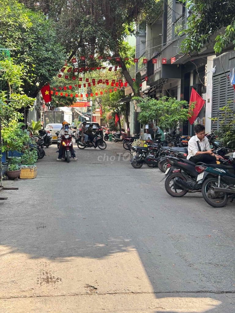 Nhà Nát Gò Xoài, Đường 8M Thông, DT 57m2 (4 x14,2) Giá 4ty199 còn bớt