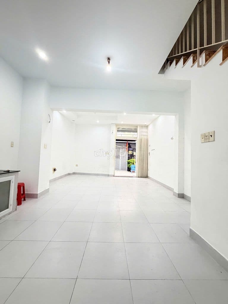Cần bán gấp nhà 5 x 11 2lau mới đẹp hẻm 6m Tân Hòa Đông q Bình Tân - Ảnh 2