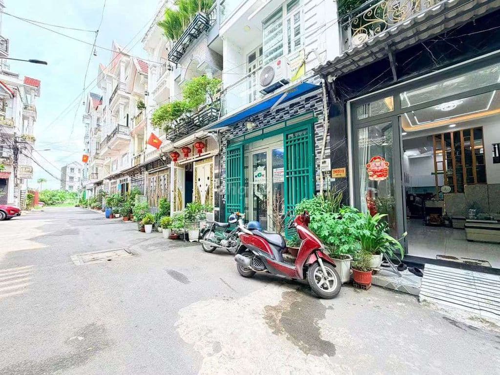 NHÀ 1 TRỆT 3 LẦ🌹GỒM 5 NGỦ 1 PH THỜ 6WC XE HƠI ĐẬU CỬA - Ảnh 2