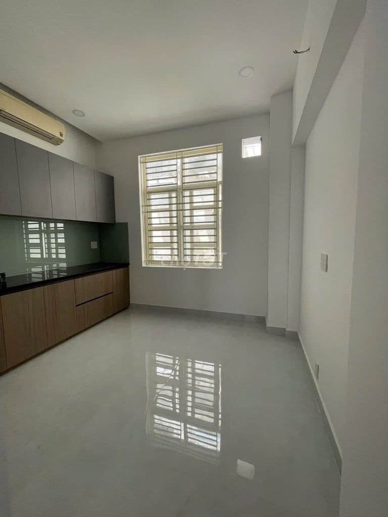 TÂN BÌNH – NHÀ – GẦN T3 – XE HƠI ĐẬU CỬA NGÀY ĐÊM