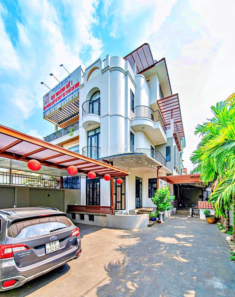 Biệt Thự Siêu Đẹp 4 Tầng DT 286m2 Giáp Phạm Văn Đồng, Gần Gigamall