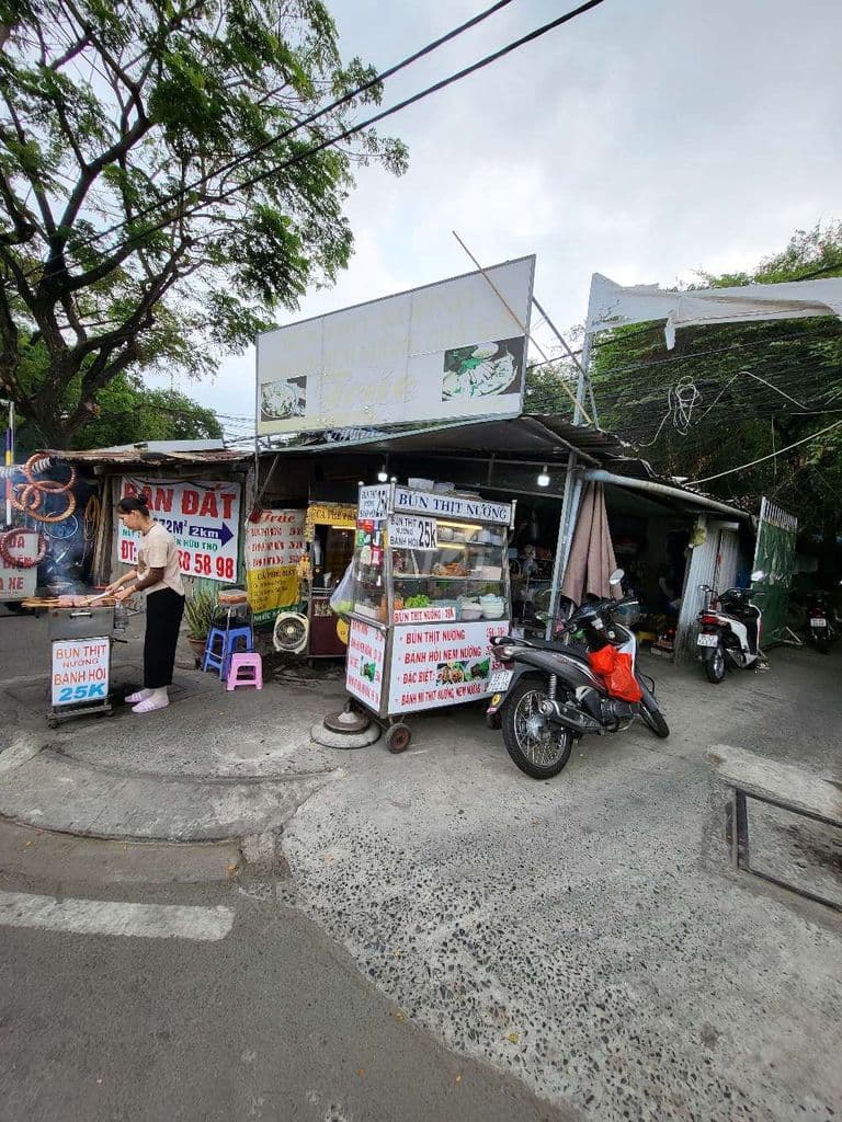 Sang quán bún thịt nướng, 40tr, góc hẽm, Lê Văn Lương.