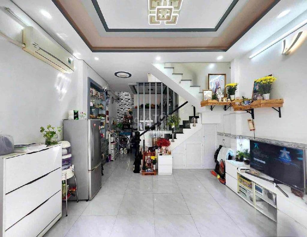 Hơn 3 tỷ, Gần 30m2, Hẻm thông, Vài bước ra mặt tiền, CV Làng Hoa - Ảnh 2