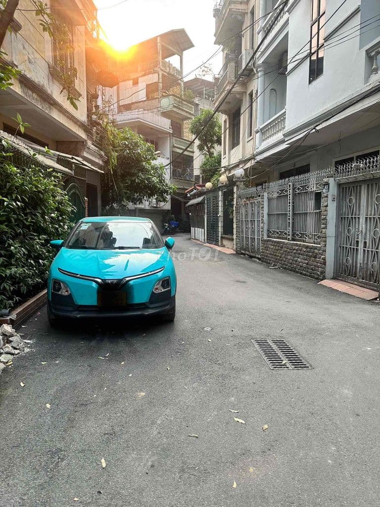 Bán Nhanh Nhà 60m2 Phố Lạc Trung, Ô tô đỗ cửa