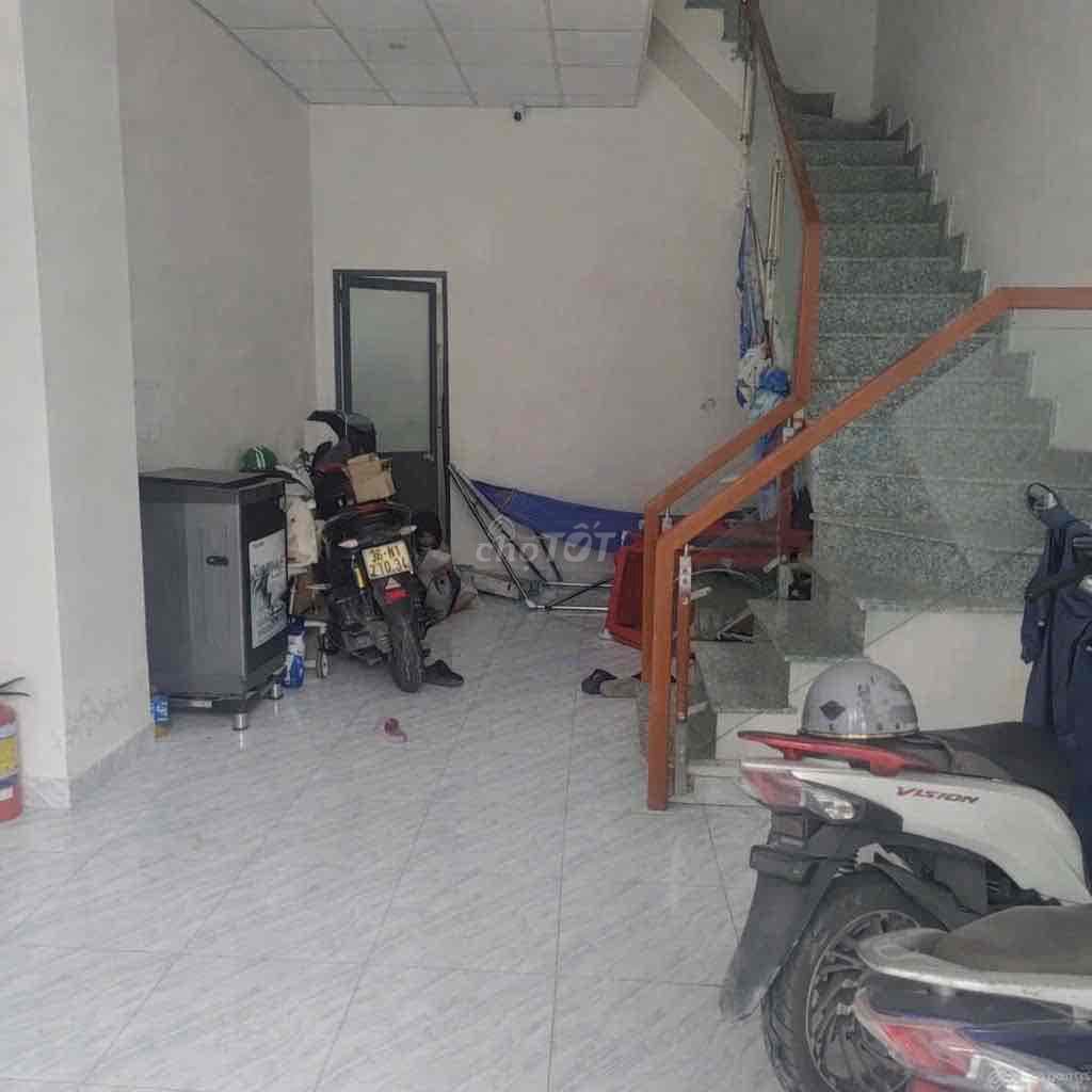 Nhỉnh 6 tỷ nhà 4 lầu, cho thuê 22tr/th gần trường ĐH Nguyễn Tất Thành - Ảnh 3