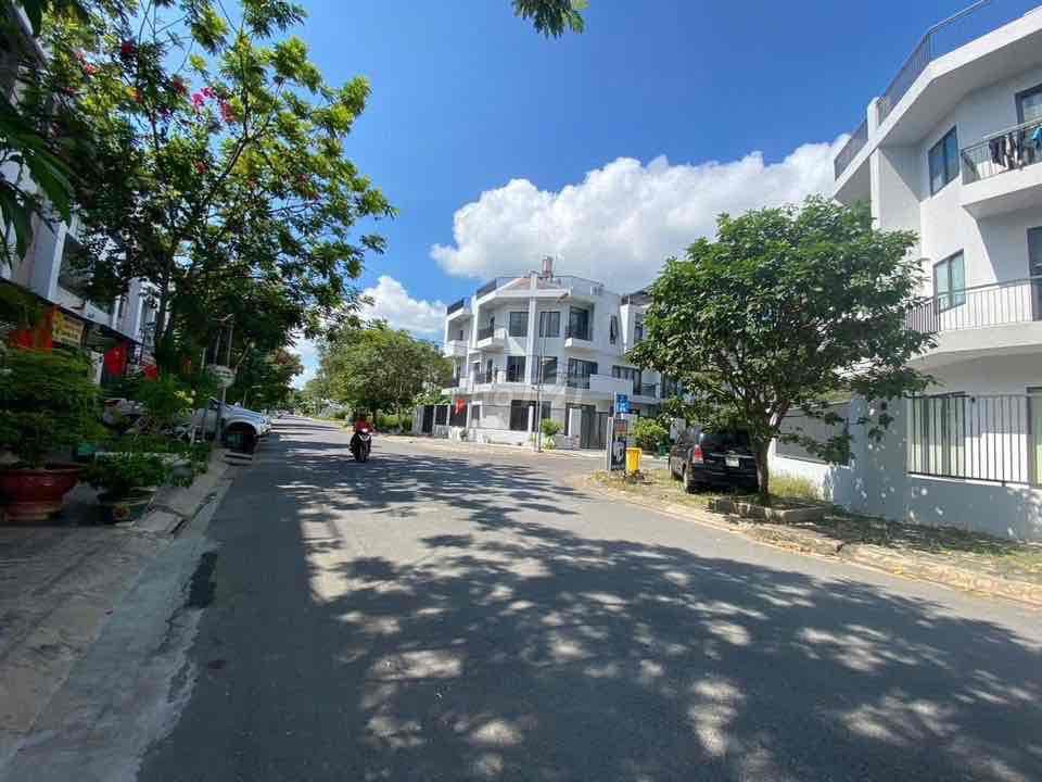 ĐẤT SỔ ĐỎ KDC LẬP PHÚC.GIÁ 7.5 TỶ.PHƯỚC KIỂN.GẦN Q7.