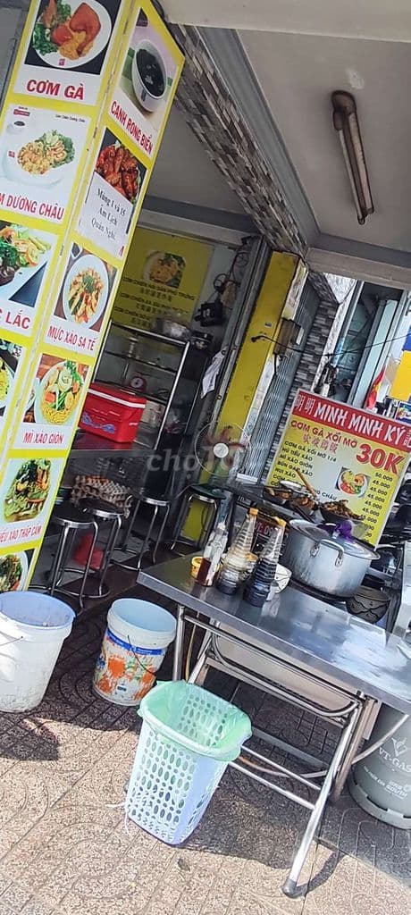 sang nhượng quán cơm gà, hủ tíu xào